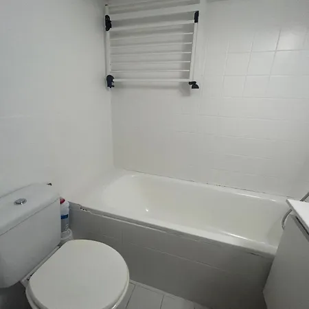 Folie Renew Next Republique & Marais Aparthotel